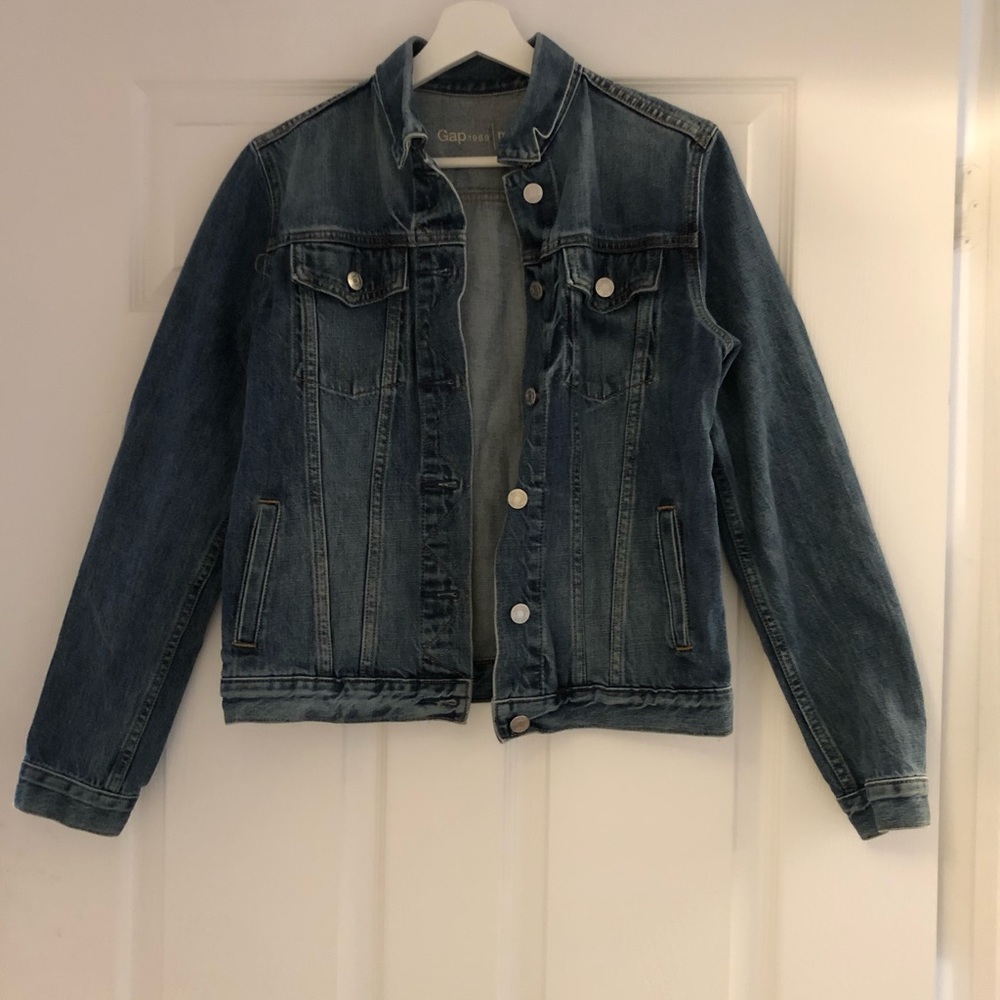 GAP NWOT blue denim jacket